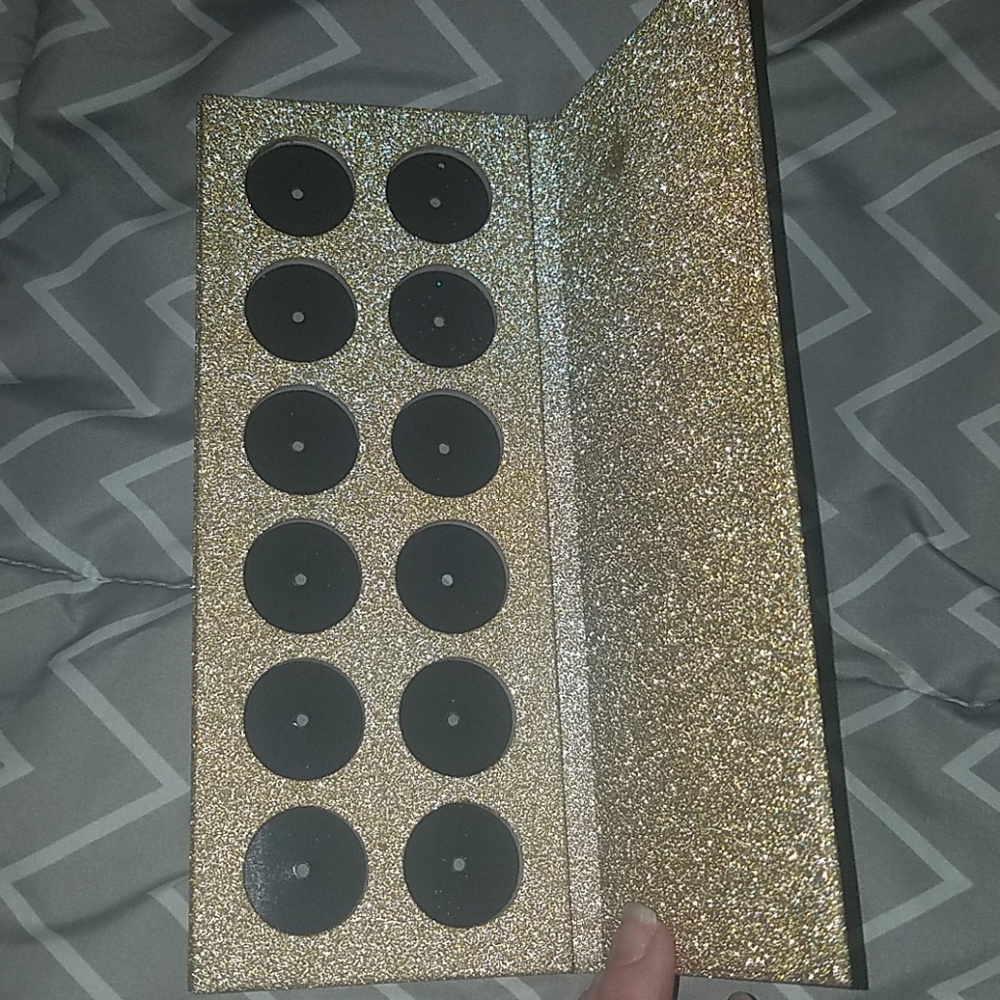 Makeup palette